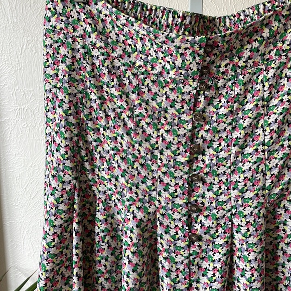 H&M cute button down floral midi flowy skirt - Picture 2 of 7